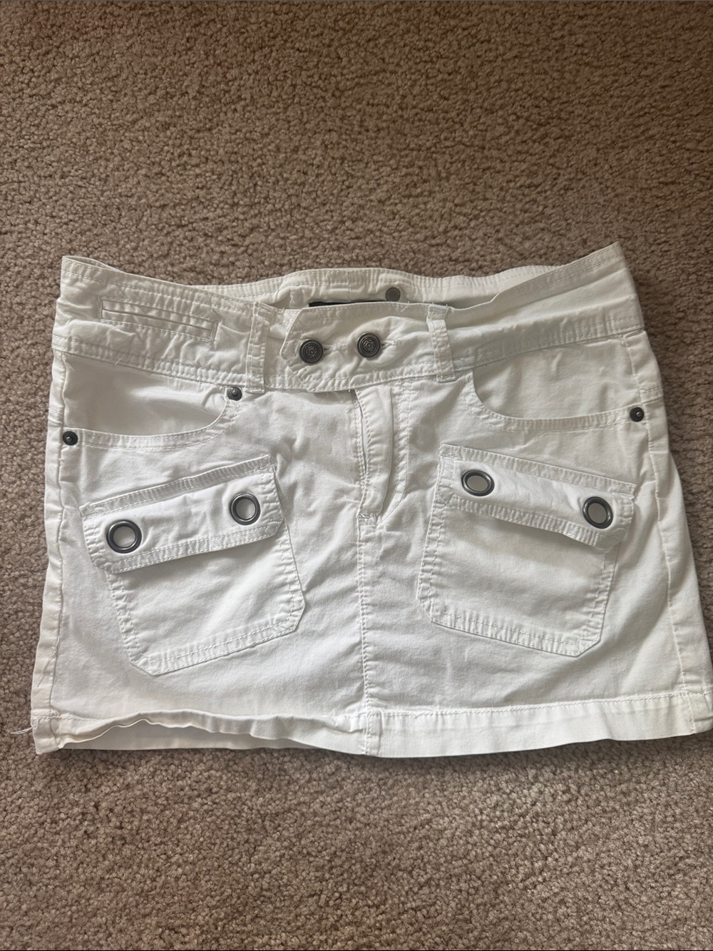 Buffalo David Bitton White Cargo Pocket Mini Skirt with Grommet Accents size 27